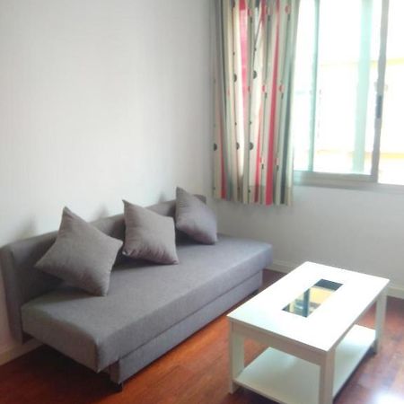 מאלגה Plaza Merced Apartamentos מראה חיצוני תמונה