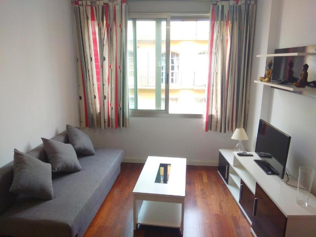 מאלגה Plaza Merced Apartamentos מראה חיצוני תמונה