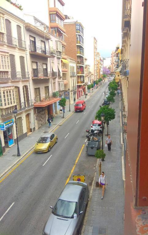 מאלגה Plaza Merced Apartamentos מראה חיצוני תמונה