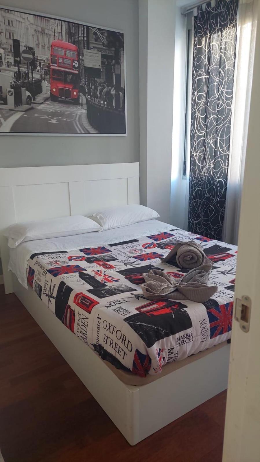 מאלגה Plaza Merced Apartamentos מראה חיצוני תמונה